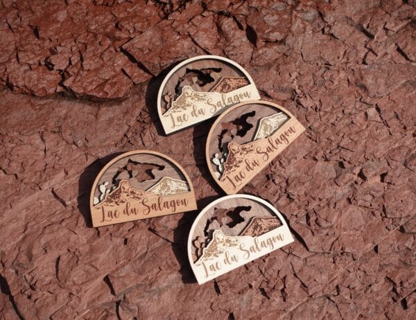 magnets lac du salagou coeur Herault tourisme décoration en bois artisanat