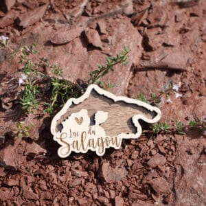 magnet lac du salagou coeur Herault tourisme décoration en bois artisanat