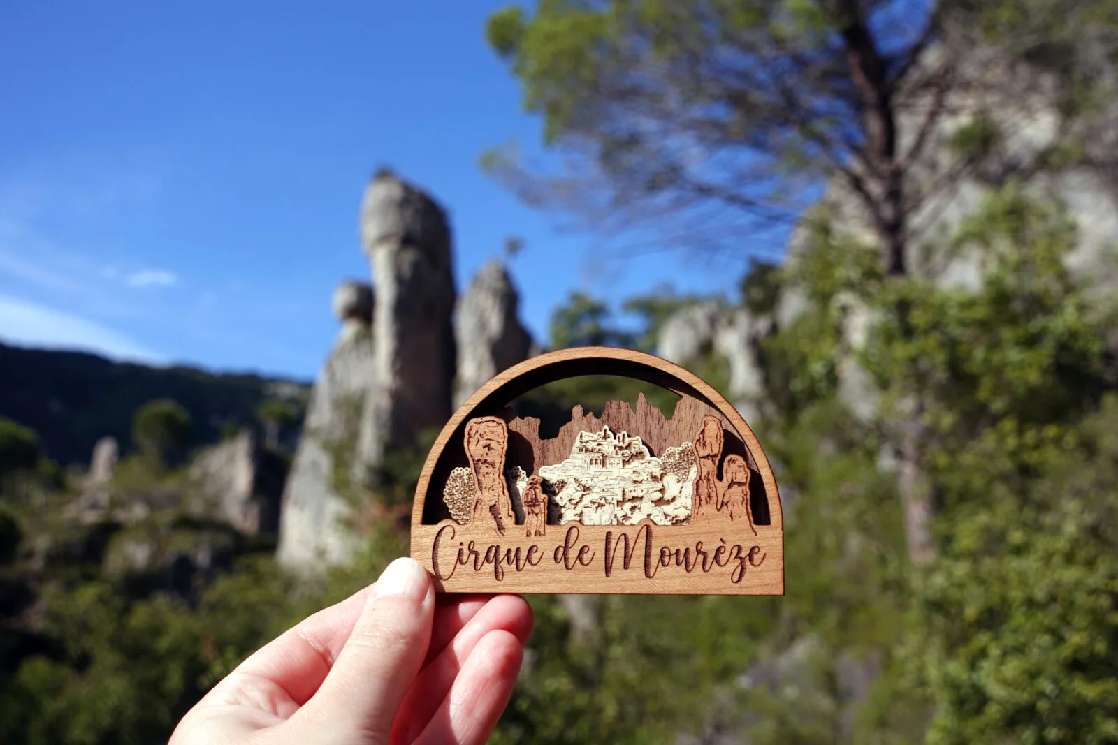 fabrication-magnet-bois-cirque-moureze