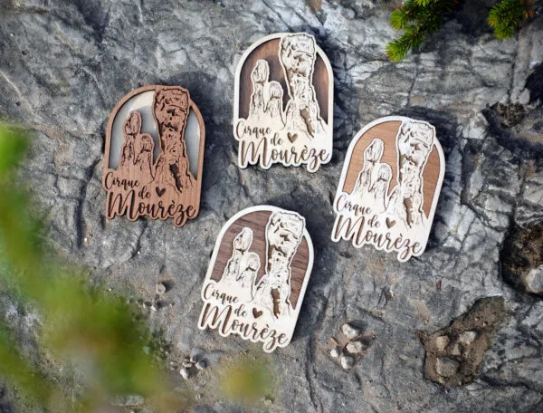 4 magnets en bois cirque Mourèze quatre petits magnets-bois-cirque-moureze