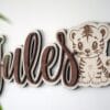 Prénom Jules lettres en bois découpées pour décoration murale personnalisée de chambre bébé.