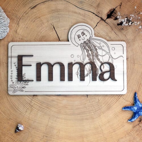 Pancarte de chambre en bois à mettre sur une porte, personnalisé avec prénom, animal et thème gravé.