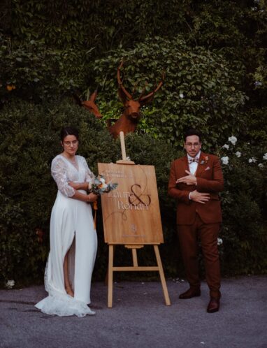 panneau bienvenue mariage en bois gravure artisanale personnalisée