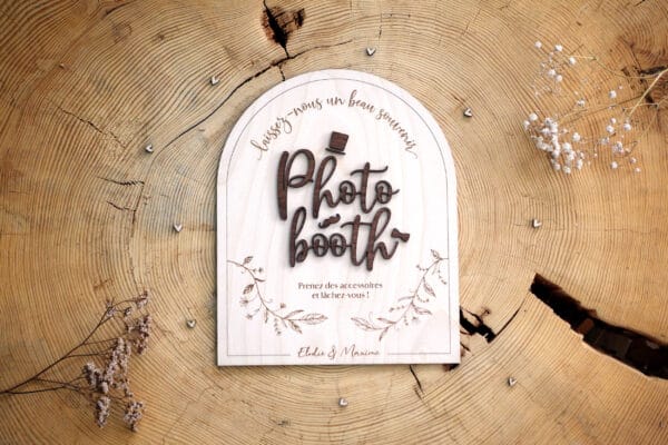 Pancarte de mariage en bois avec texte en relief