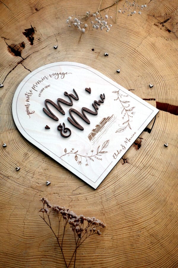 Pancarte de mariage en bois avec texte en relief pour urne voyage de noces